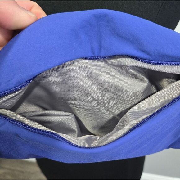 🐢 Athleta Kinetic Waist Bag Blue-Sold Out! - Picture 13 of 14